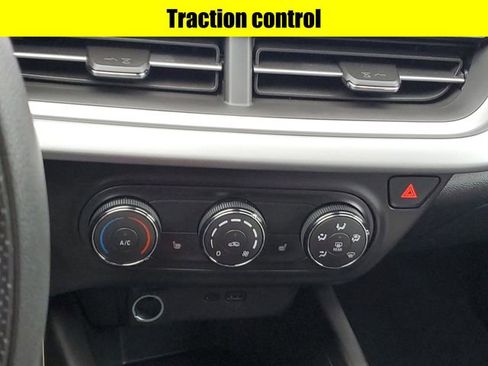 Used 2024 Chevrolet Trax LS w/ LS Convenience Package image 17