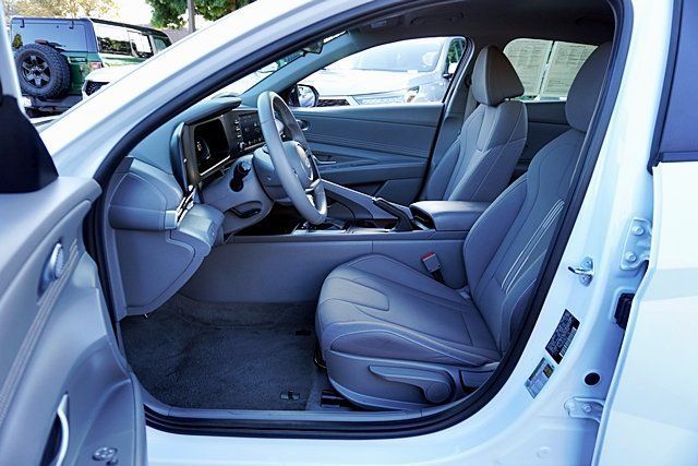 Certified 2026 Hyundai Elantra Sport FWD image 21