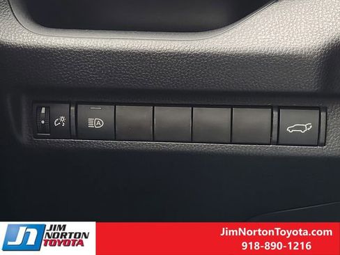 Used 2025 Toyota RAV4 XLE w/ Convenience Package FWD image 23