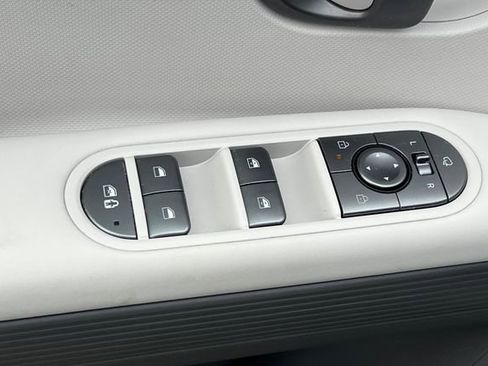 Certified 2025 Hyundai Ioniq 5 SEL image 15