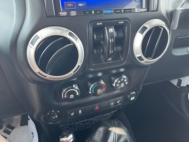 Used 2018 Jeep Wrangler Unlimited Sahara w/ Max Tow Package AWD/4WD image 18
