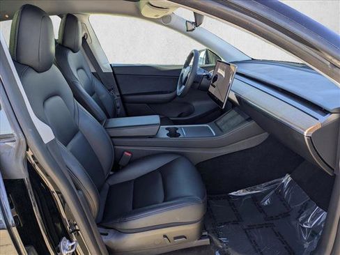 Used 2021 Tesla Model Y Long Range image 21