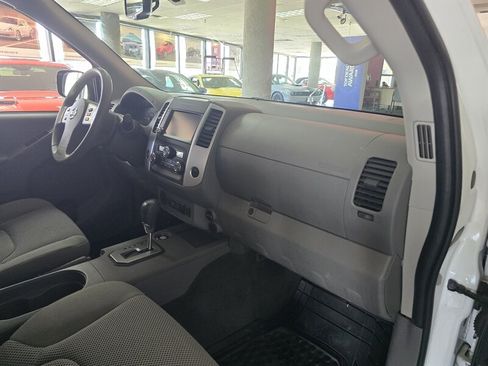 Used 2020 Nissan Frontier SV w/ Midnight Edition Floor Mats RWD image 13