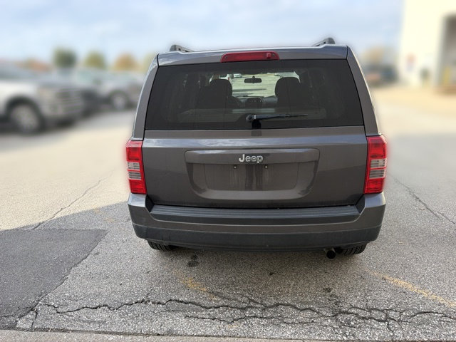Used 2015 Jeep Patriot Sport FWD image 9