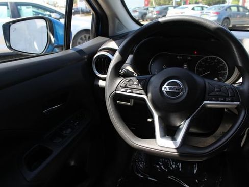 Used 2021 Nissan Versa SV FWD image 40