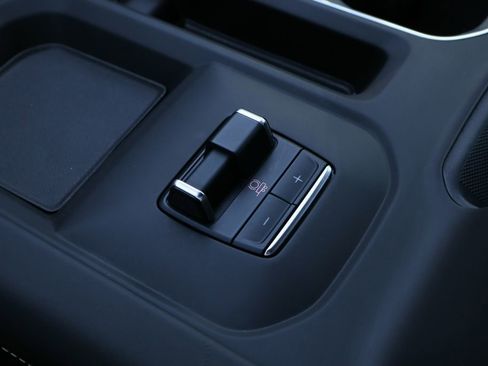 Certified 2025 GMC Sierra 2500 Denali Ultimate w/ Max Trailering Package image 19