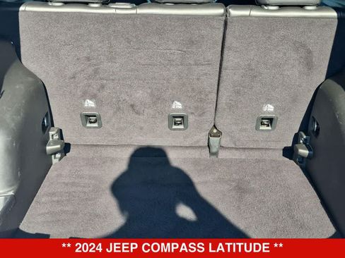 Used 2024 Jeep Compass Latitude AWD/4WD image 31