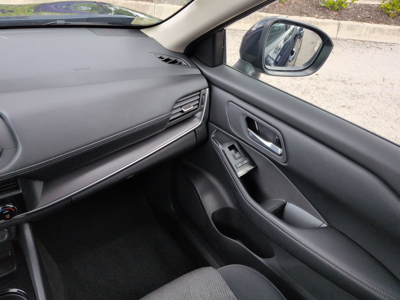 Used 2026 Nissan Rogue SV FWD image 17
