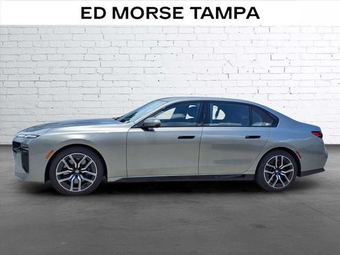 Used 2023 BMW 740i RWD image 2