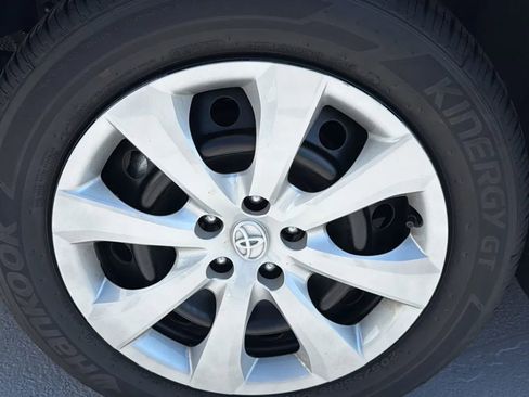 Used 2025 Toyota Corolla LE image 12