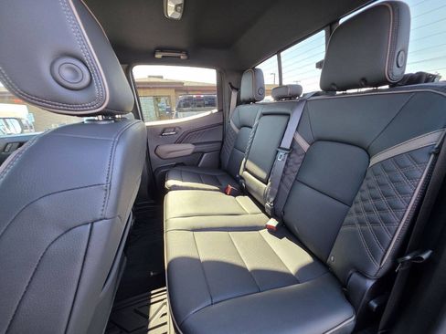 Used 2024 GMC Canyon Denali AWD/4WD image 33