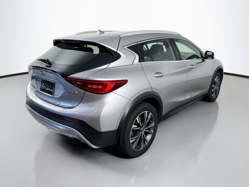 Used 2018 INFINITI QX30 AWD image 7