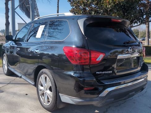Used 2018 Nissan Pathfinder SL w/ SL Premium Package image 8