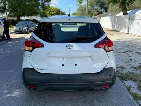 Used 2020 Nissan Kicks S image 5