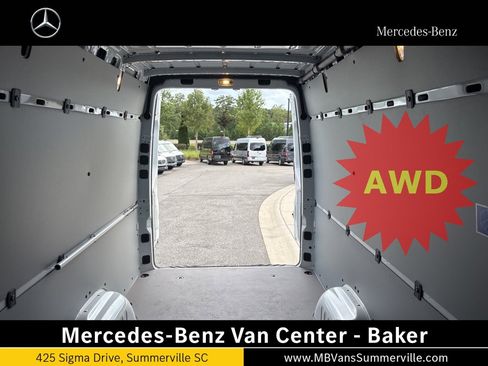 Used 2024 Mercedes-Benz Sprinter 2500 image 17