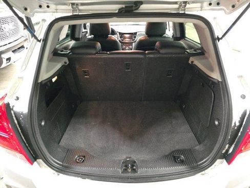 Used 2019 Chevrolet Trax LT w/ LT Convenience Package image 8