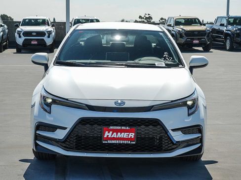 New 2026 Toyota Corolla SE FWD image 2