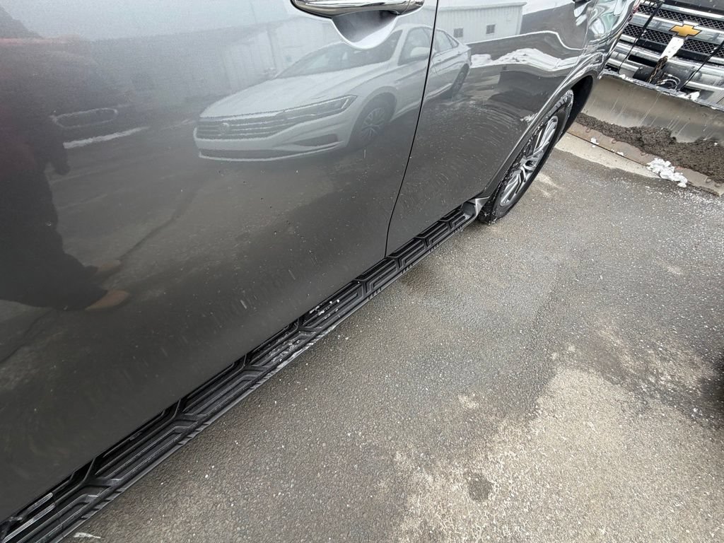 Used 2022 Nissan Armada SL AWD/4WD image 9