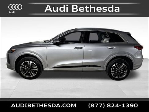 Certified 2025 Audi Q5 Premium Plus w/ Premium Plus AWD/4WD image 4