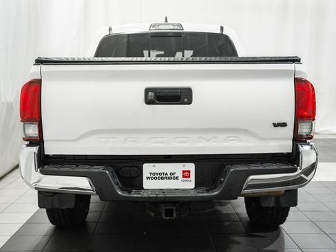 Used 2018 Toyota Tacoma TRD Off-Road image 5