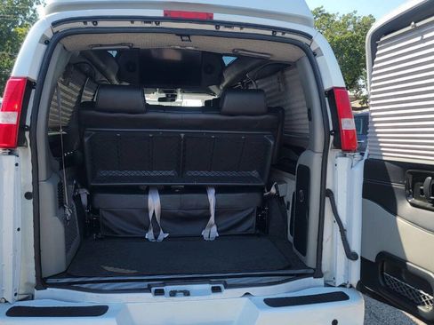 Used 2021 GMC Savana 2500 w/ Enhanced Convenience Package image 36
