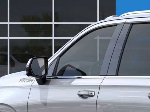 New 2026 Chevrolet Suburban High Country AWD/4WD image 12