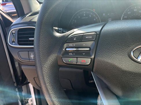 Used 2018 Hyundai Elantra GT image 22