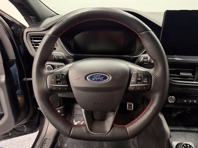 Certified 2023 Ford Escape ST-Line w/ Tech Pack #1 AWD/4WD image 17