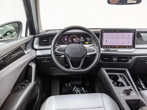 New 2026 Volkswagen Tiguan SE AWD/4WD image 6