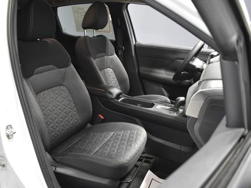 Certified 2025 Nissan Kicks SV AWD/4WD image 14