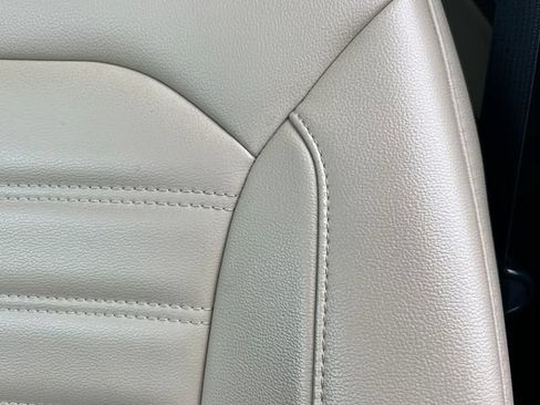 Used 2019 Ford Edge SEL w/ Equipment Group 201A AWD/4WD image 11