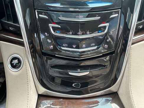 Used 2016 Cadillac Escalade ESV Premium AWD/4WD image 28