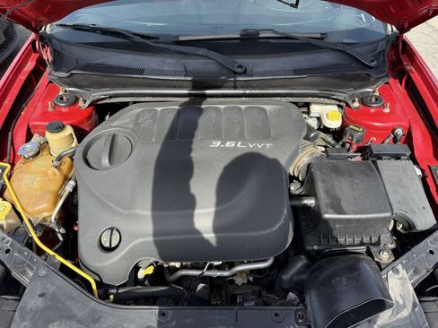 Used 2011 Dodge Avenger Heat FWD image 12