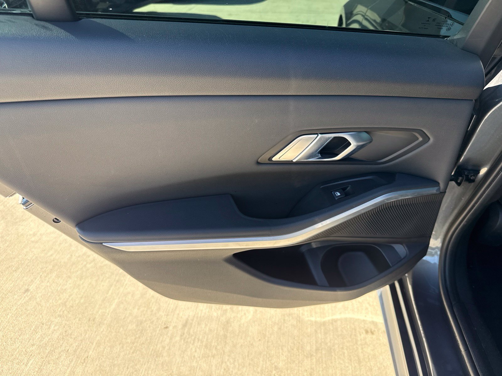 Used 2020 BMW 330i Sedan w/ M Sport Package RWD image 21