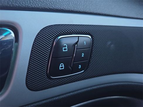 Used 2015 Ford Explorer Sport image 34