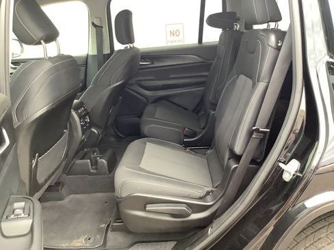Used 2023 Jeep Grand Cherokee L Laredo w/ Luxury Tech Group I AWD/4WD image 9