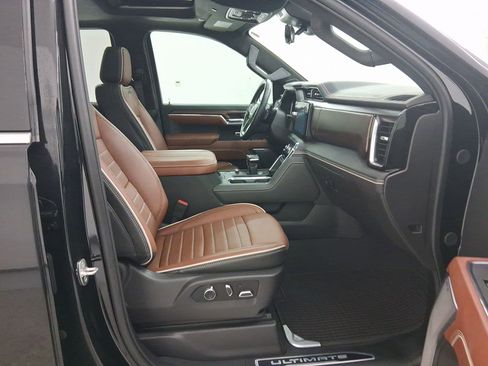 Used 2024 GMC Sierra 1500 Denali Ultimate image 32