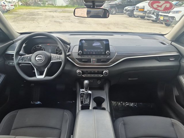 Used 2025 Nissan Altima 2.5 SV FWD image 22