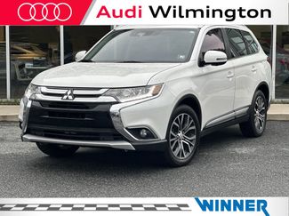 Used 2017 Mitsubishi Outlander SEL image 1