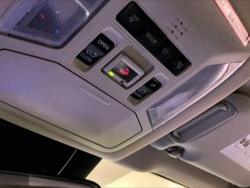 Used 2023 Toyota RAV4 XLE Premium image 35