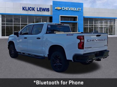 Used 2022 Chevrolet Silverado 1500 Custom Trail Boss w/ LPO, Dark Essentials Package AWD/4WD image 5
