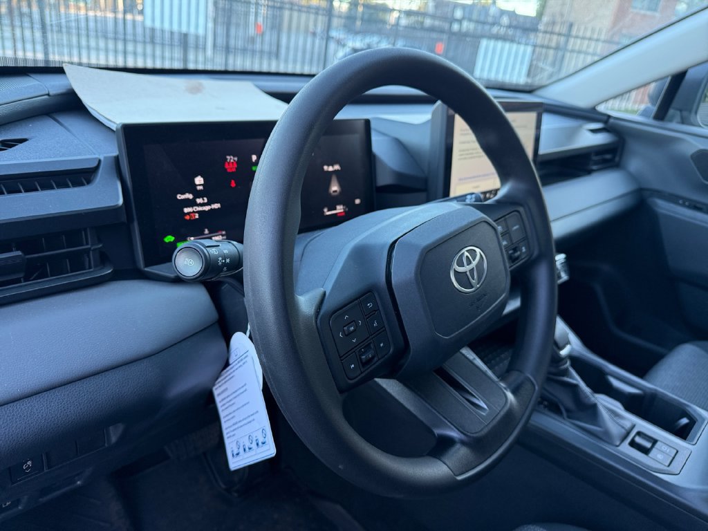 Used 2026 Toyota RAV4 LE AWD/4WD image 27