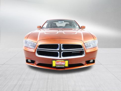 Used 2013 Dodge Charger SXT image 2