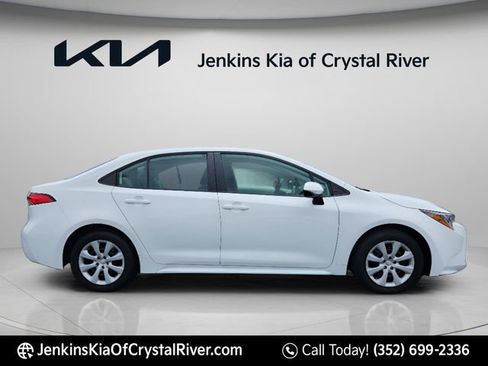 Used 2024 Toyota Corolla LE FWD image 2