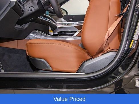 Used 2025 BMW 750e xDrive w/ Premium Package AWD/4WD image 16
