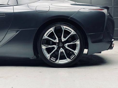 Used 2018 Lexus LC 500 Coupe w/ Performance Package RWD image 36