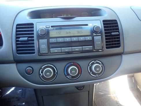 Used 2005 Toyota Camry SE image 4
