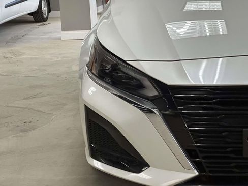 Used 2023 Nissan Altima 2.5 SV w/ SV Premium Package image 10