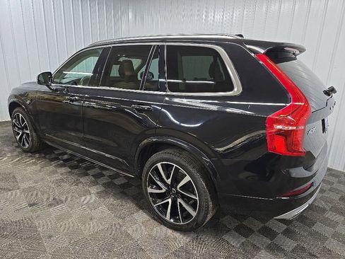 Used 2021 Volvo XC90 T6 Momentum AWD/4WD image 9