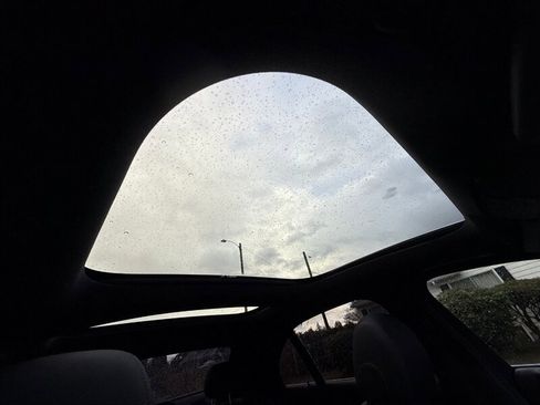 Used 2019 Mercedes-Benz E 300 E 300 image 11